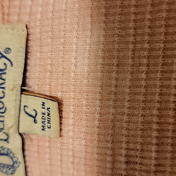 Democracy Blush Floral Blouse - Picture 4 of 5